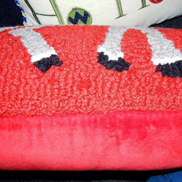 CHANDLER 4 CORNERS Christmas Reindeer hooked wool pillow Deer pillow - Picture 2 of 3